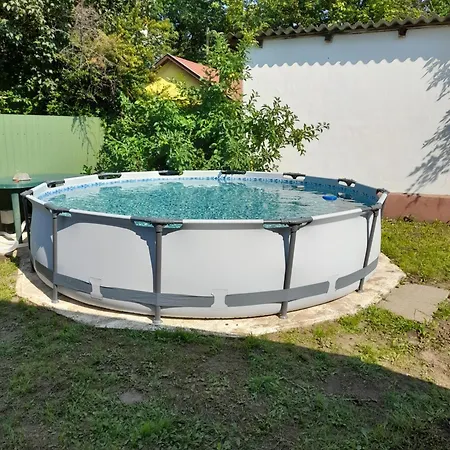Bereki Czinege Haz * Берекфюрдё